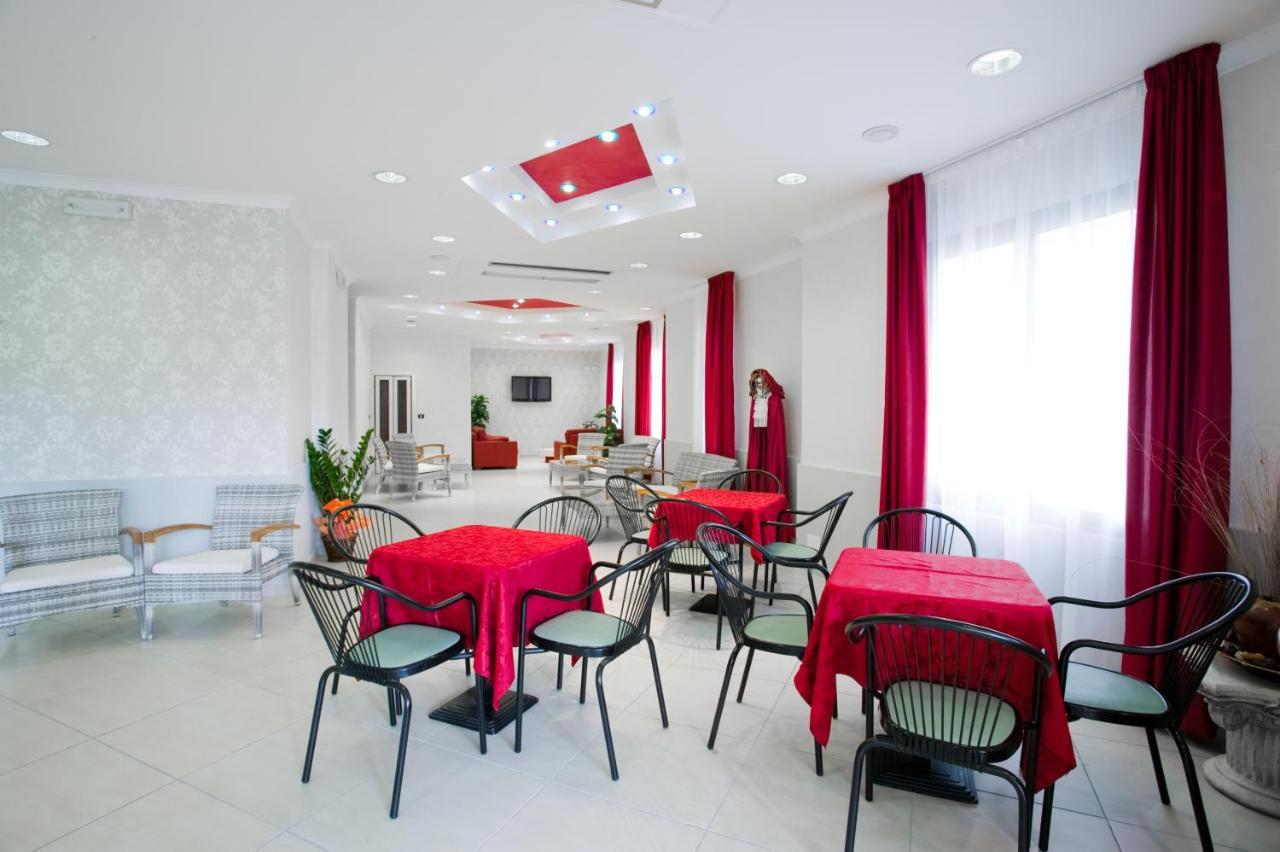 Hotel Le Lune Gatteo a Mare Zewnętrze zdjęcie
