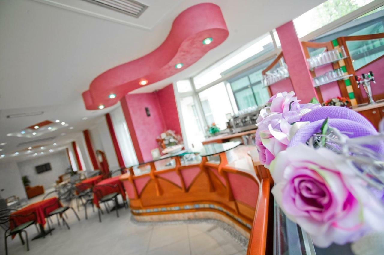 Hotel Le Lune Gatteo a Mare Zewnętrze zdjęcie